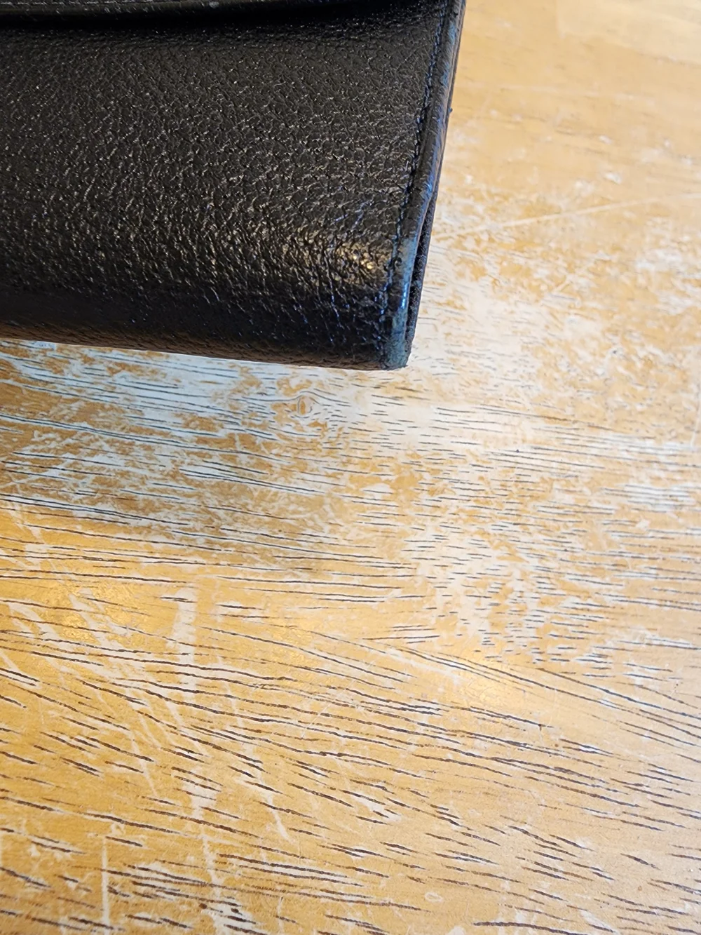 vintage Gucci black textured leather compact bifold wallet